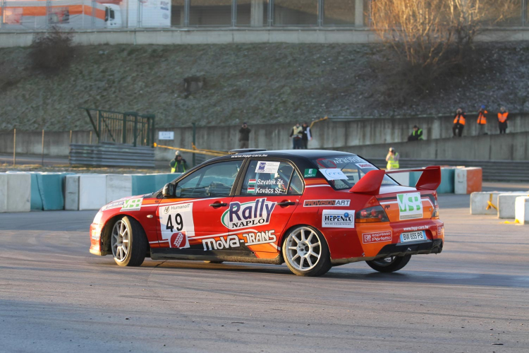 Mindenki kedvence következik…