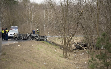 Két nő, négy férfi és egy gyerek halt meg a mezőörsi balesetben