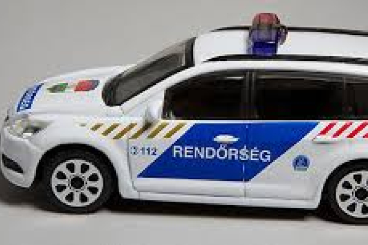 Tetten érte a fiatalokat