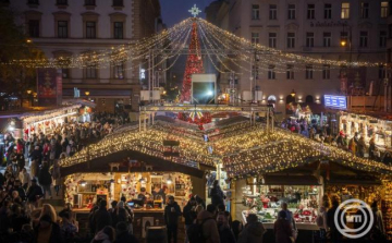 Pénteken nyílik meg Budapest hivatalos karácsonyi vására a Deák Ferenc téren
