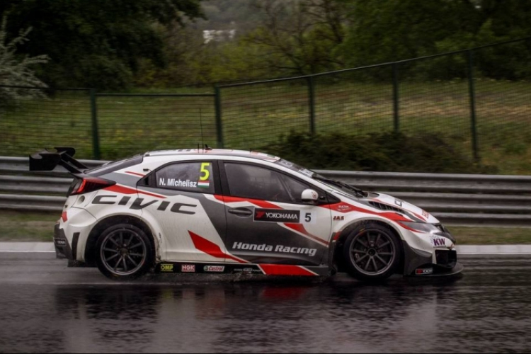 Michelisz Norbert idén is gyári Hondával versenyez